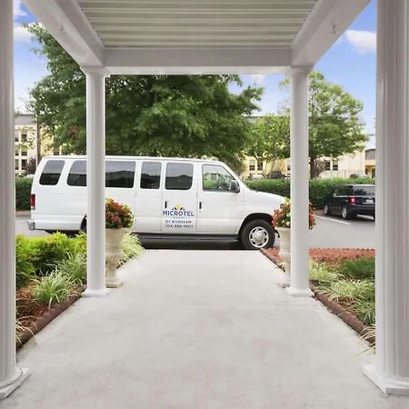 Microtel Inn By Wyndham Charlotte Airport-3